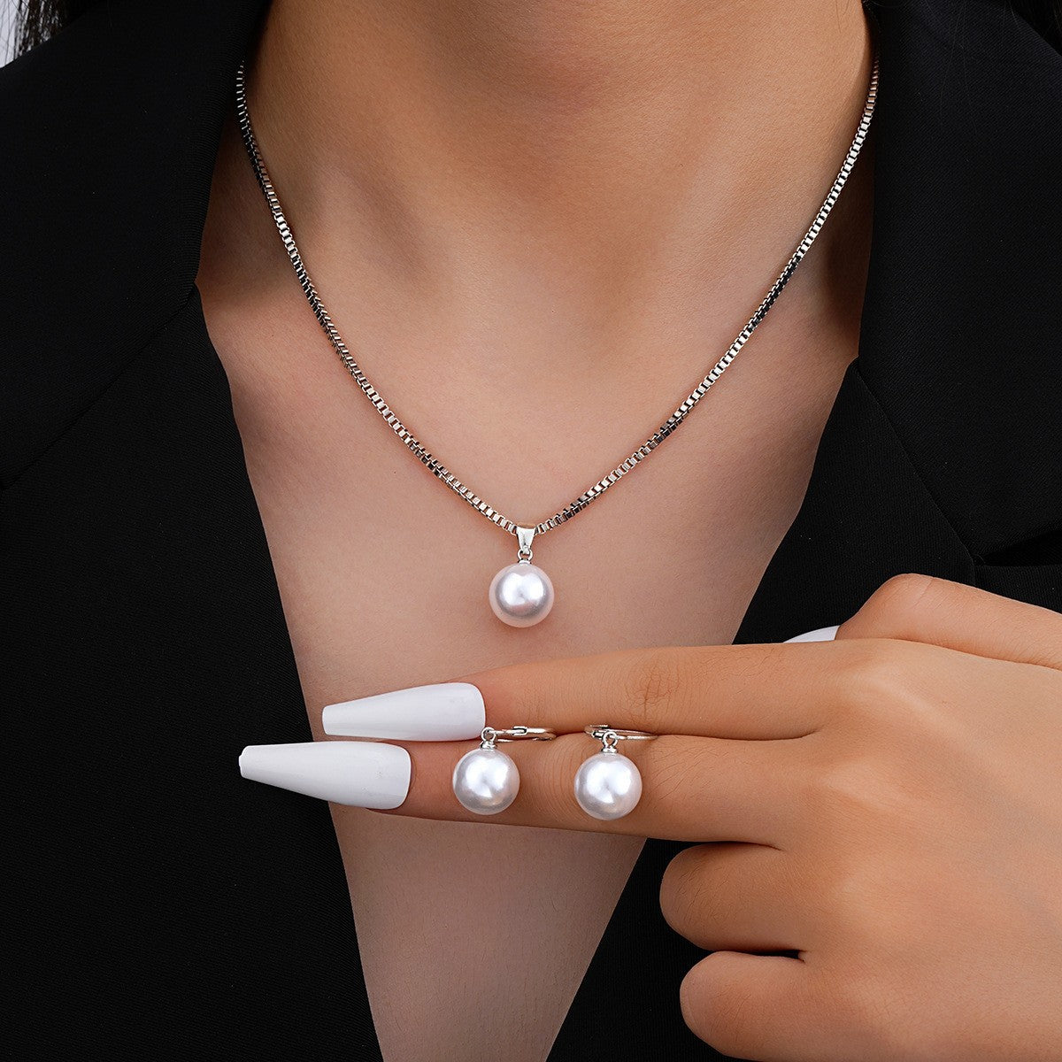 Alloy light luxury niche high-end pearl earrings necklace jewelry fashion pendant chain