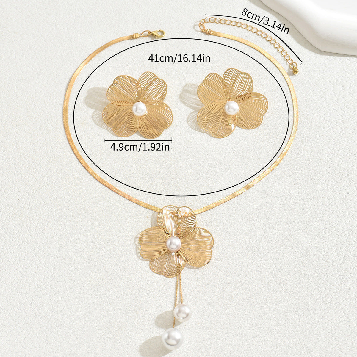 Women's necklace earrings set Versatile flower inlaid pearl design niche long collarbone chain